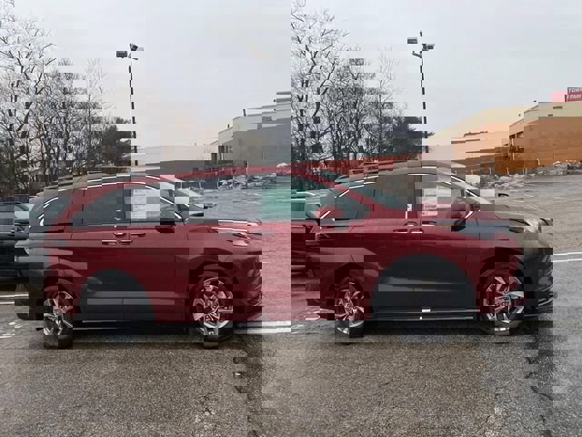 New 2026 Toyota Sienna XLE image 2