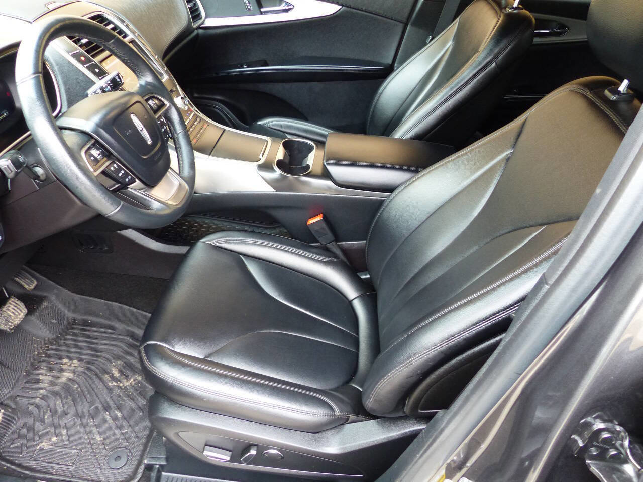 Used 2019 Lincoln Nautilus Premier AWD/4WD image 15