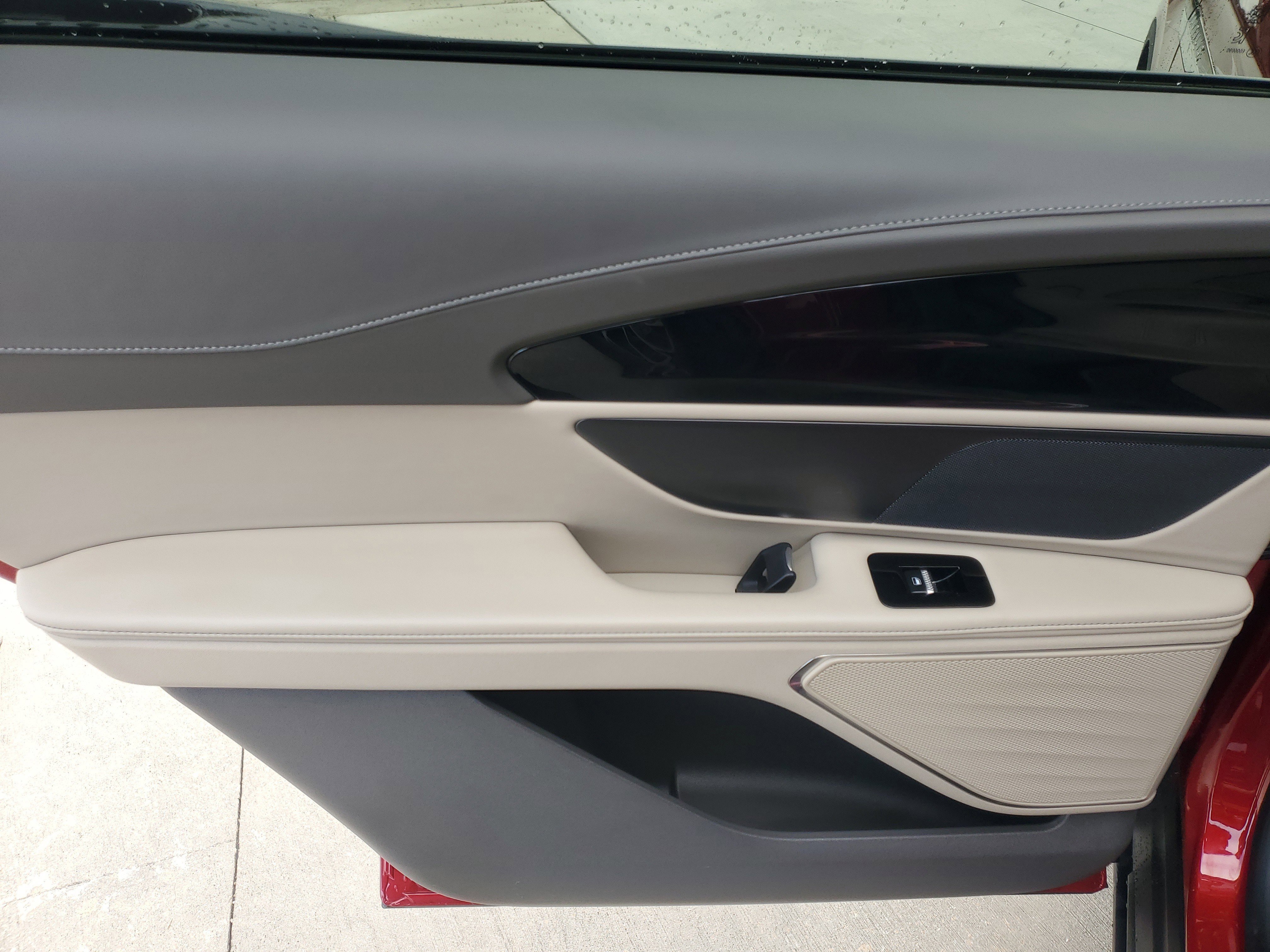 Used 2025 Lincoln Nautilus Premier image 18