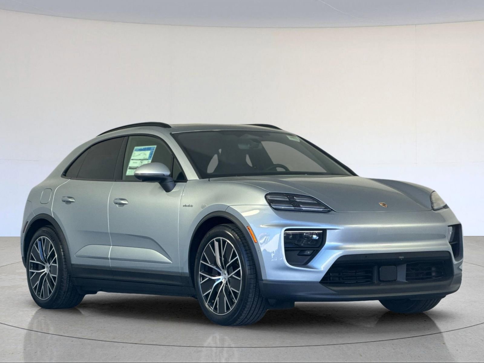 New 2026 Porsche Macan 4 Electric image 10