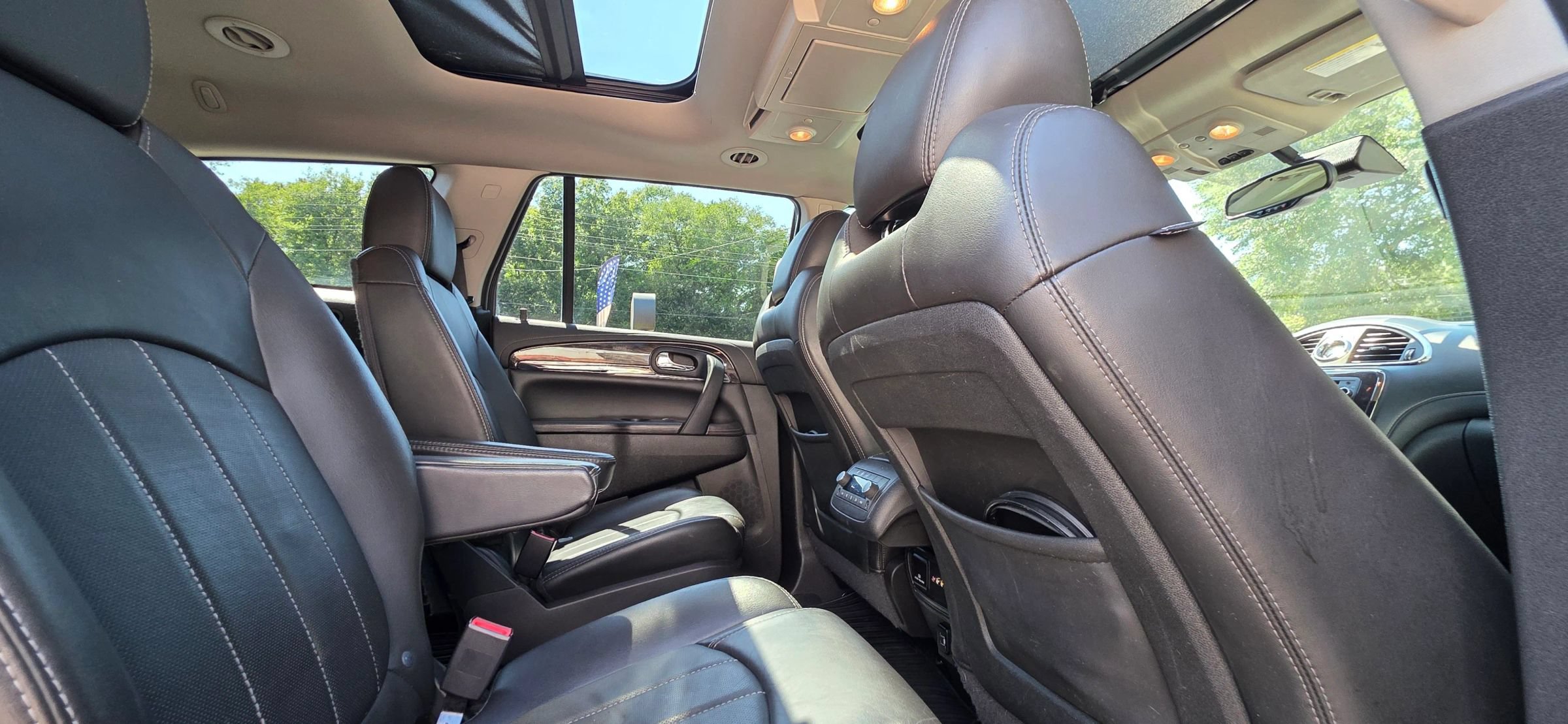 Used 2016 Buick Enclave Premium w/ Experience Buick Package FWD image 17