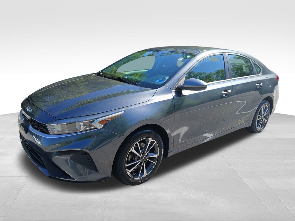 Used 2022 Kia Forte LXS FWD image 3