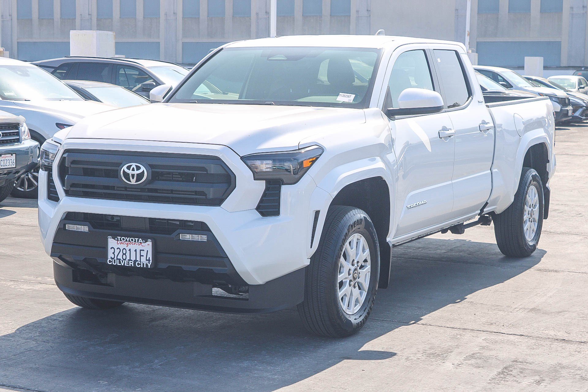 Certified 2025 Toyota Tacoma SR5 AWD/4WD image 3