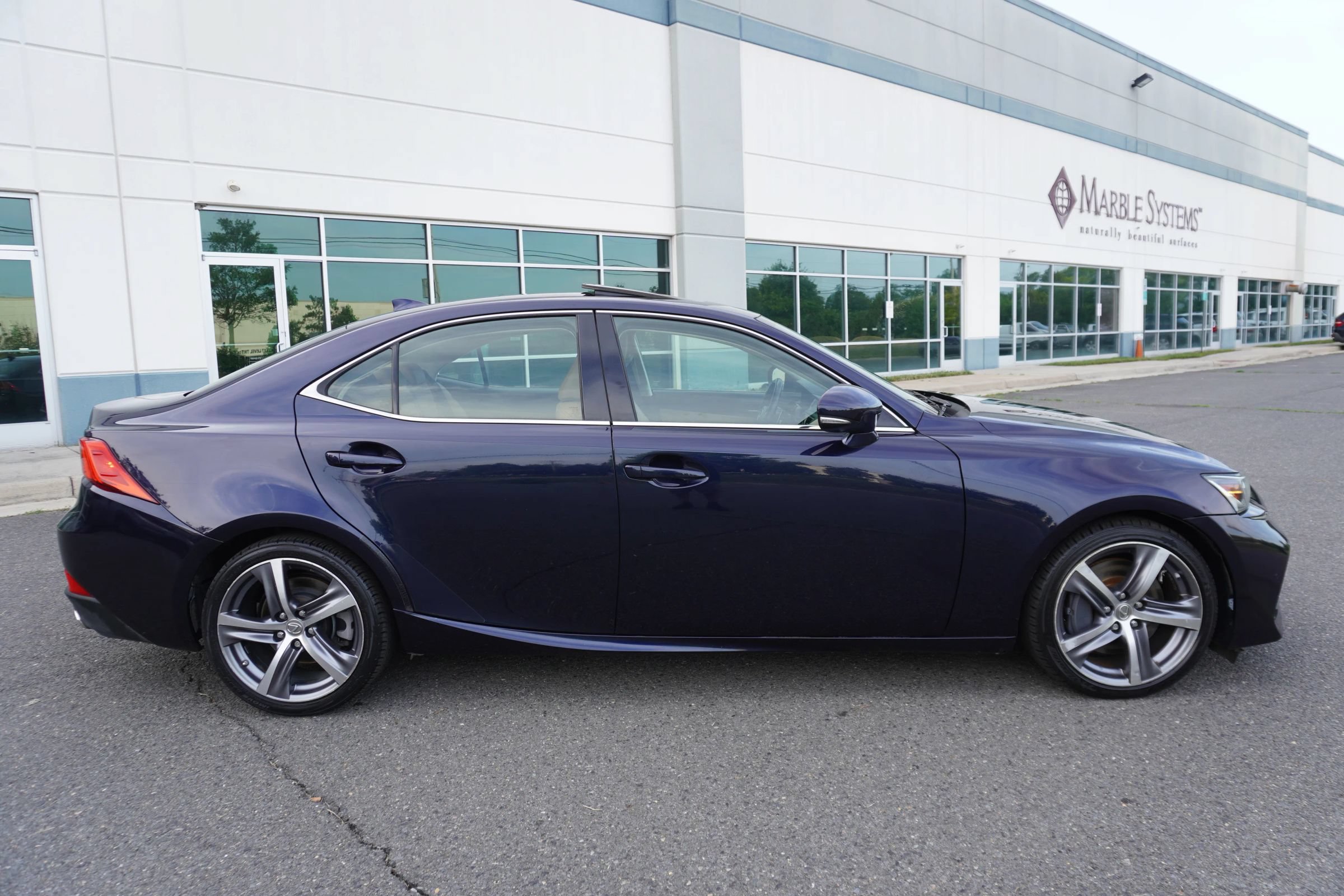 Used 2017 Lexus IS 200t w/ Premium Package RWD image 8