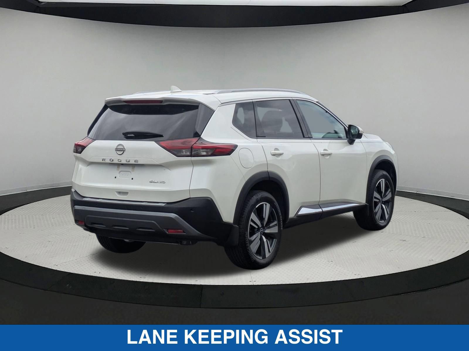 Used 2023 Nissan Rogue SL AWD/4WD image 4