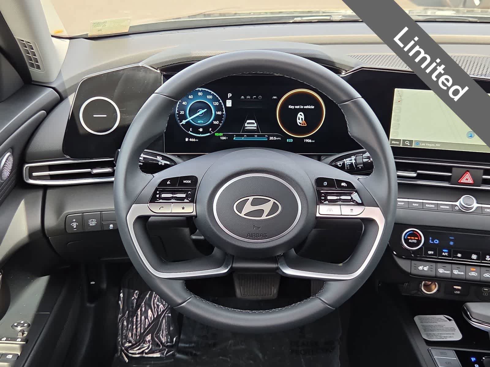Used 2025 Hyundai Elantra Limited FWD image 19