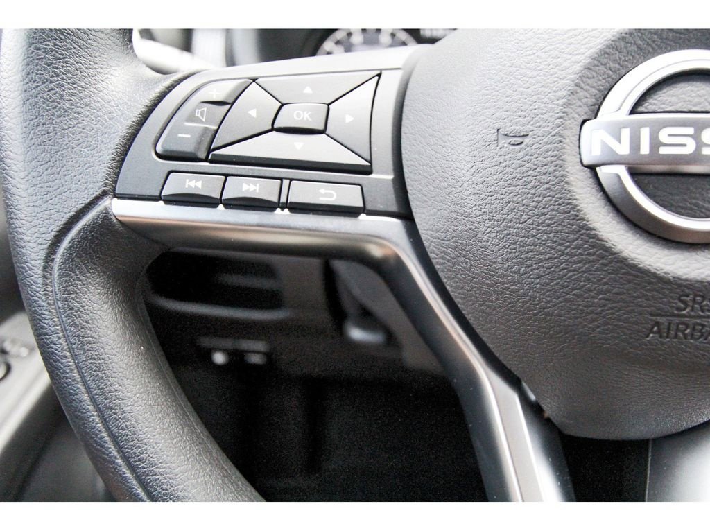 Used 2024 Nissan Kicks SV FWD image 15