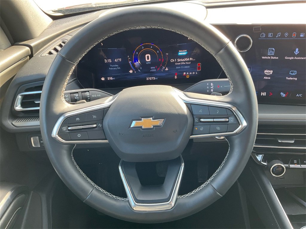 Used 2025 Chevrolet Traverse LT image 16