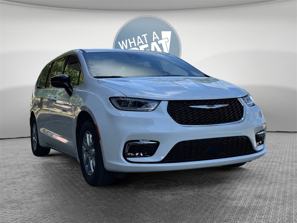 New 2026 Chrysler Pacifica Select image 32