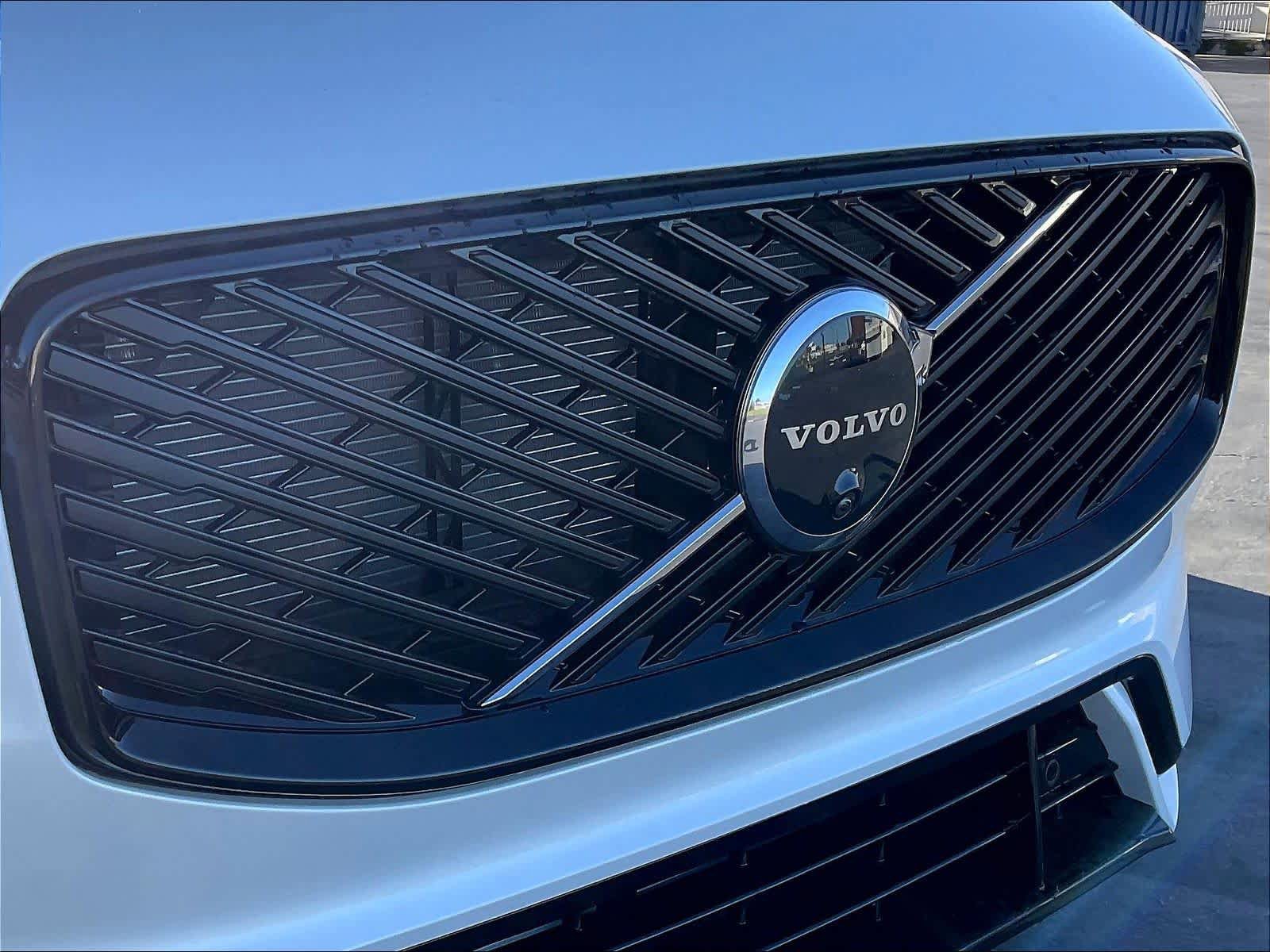 New 2026 Volvo XC60 T8 Ultra w/ Protection Package Premier AWD/4WD image 33