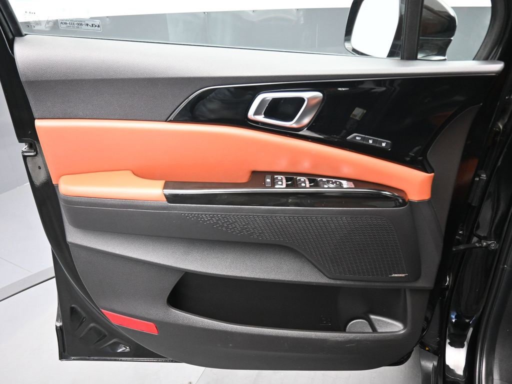 Used 2024 Kia Carnival SX Prestige image 9