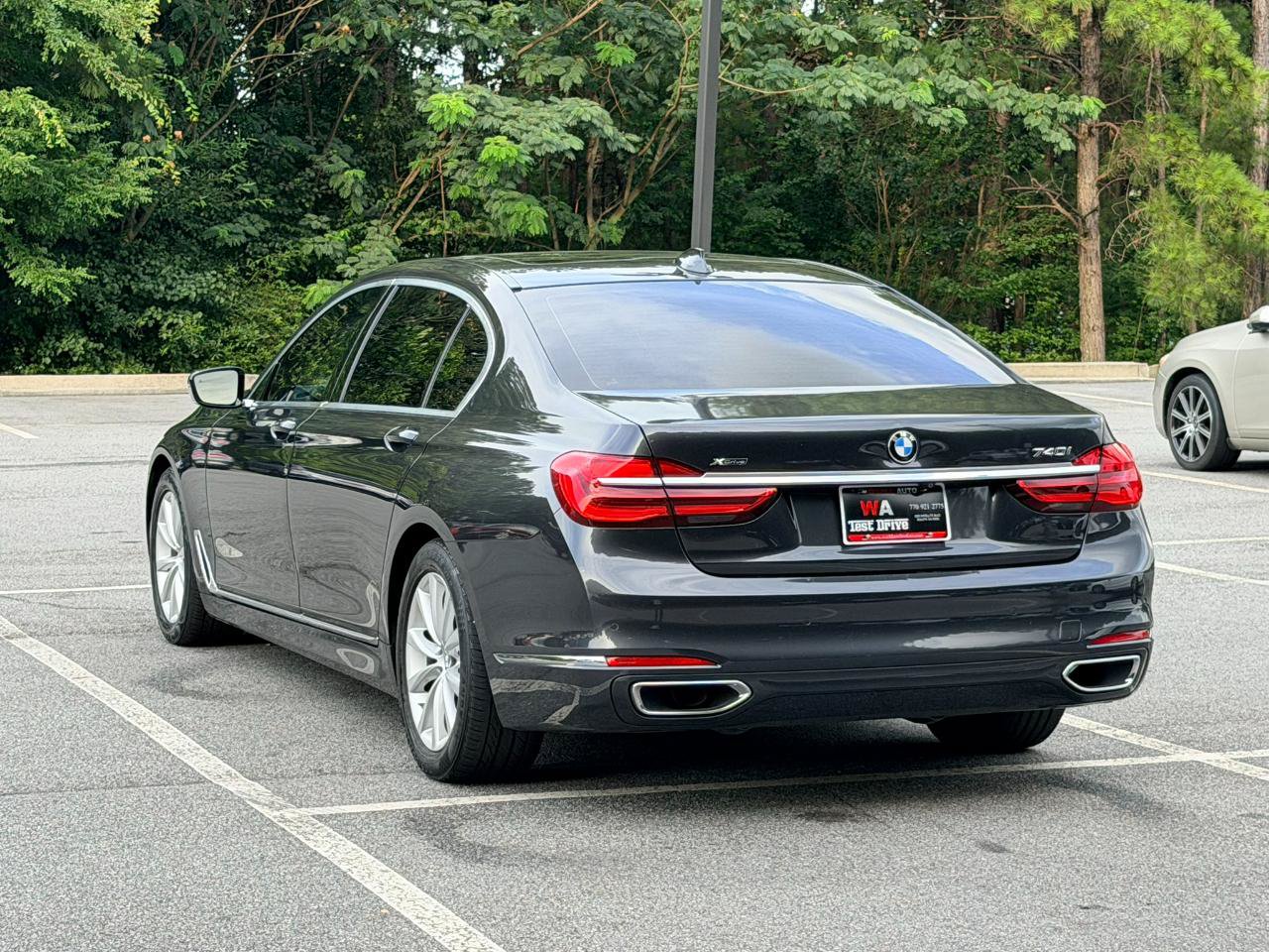 Used 2018 BMW 740i xDrive AWD/4WD image 7