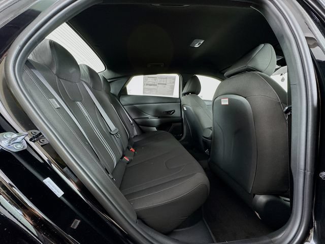 New 2025 Hyundai Elantra SEL FWD image 40
