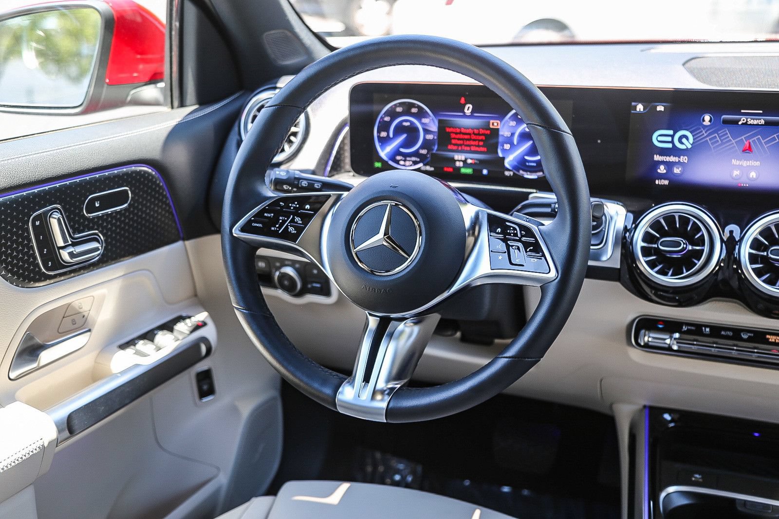 Used 2024 Mercedes-Benz EQB 300 4MATIC image 13
