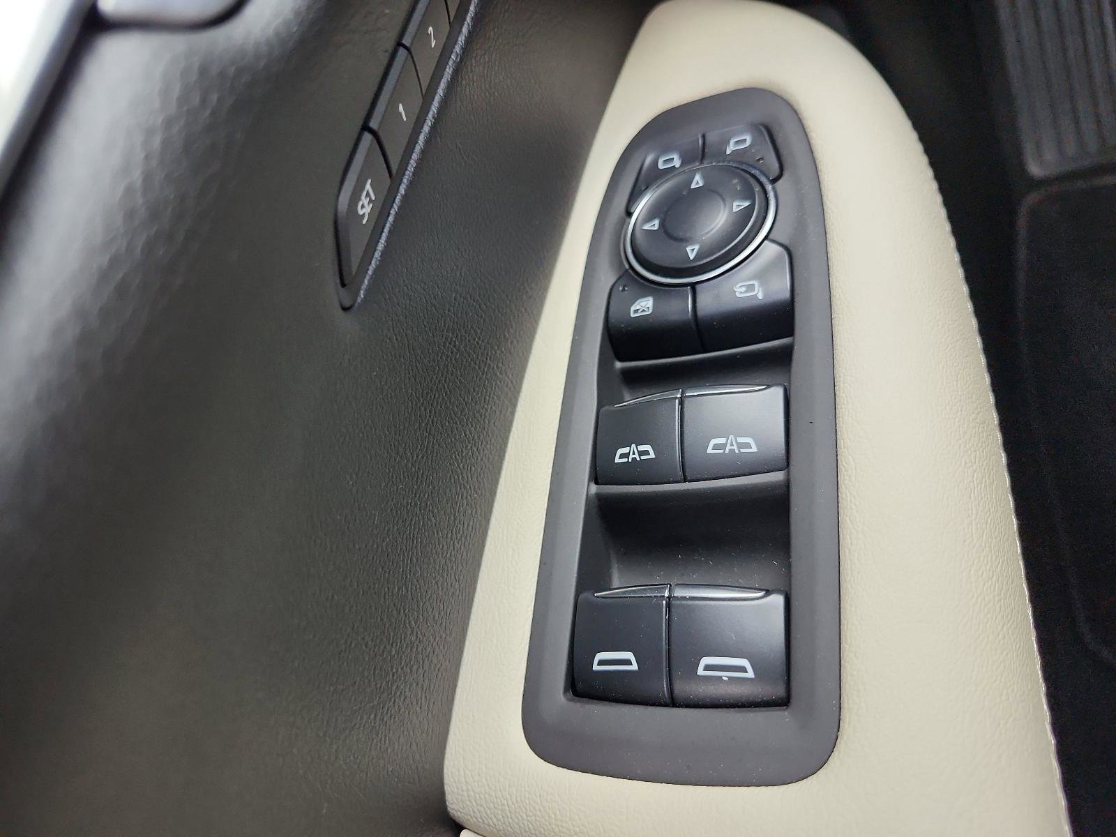 Used 2025 Cadillac XT5 Sportv w/ Technology Package image 24