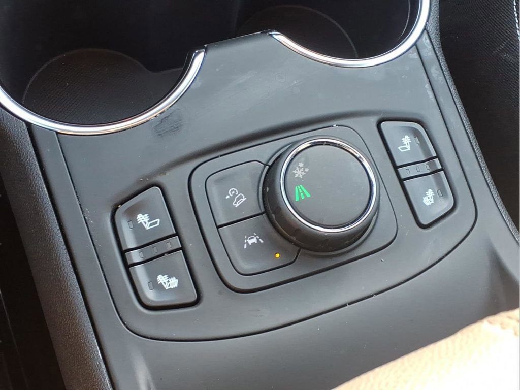 Used 2024 GMC Terrain SLE w/ Driver Convenience Package image 10