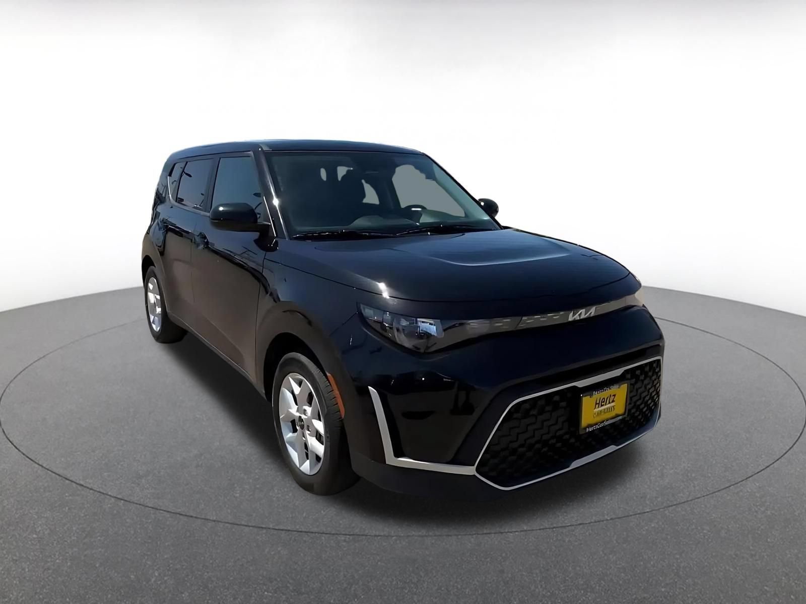 Used 2025 Kia Soul LX w/ LX Technology Package FWD image 3