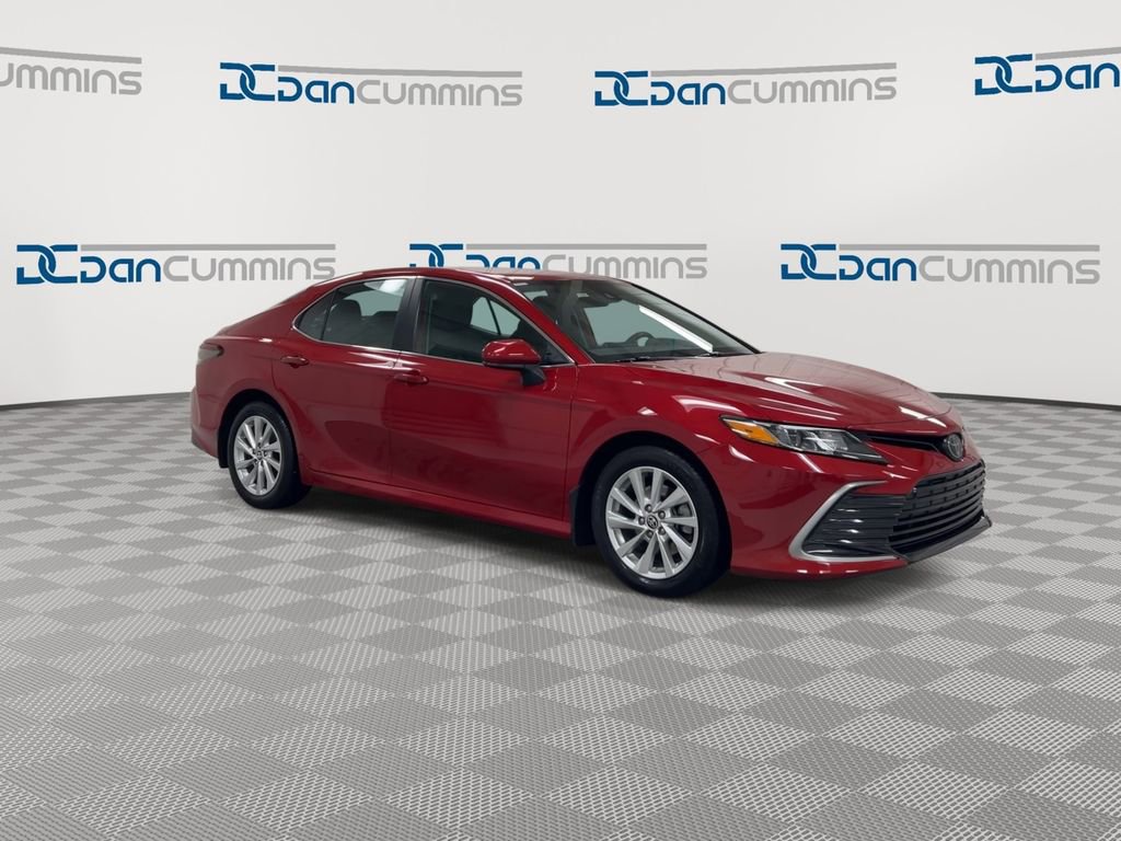 Used 2023 Toyota Camry LE image 2