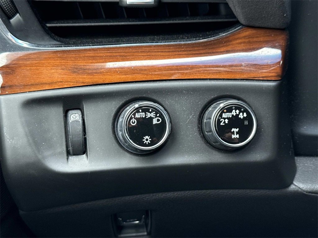 Used 2017 Cadillac Escalade Premium Luxury image 29