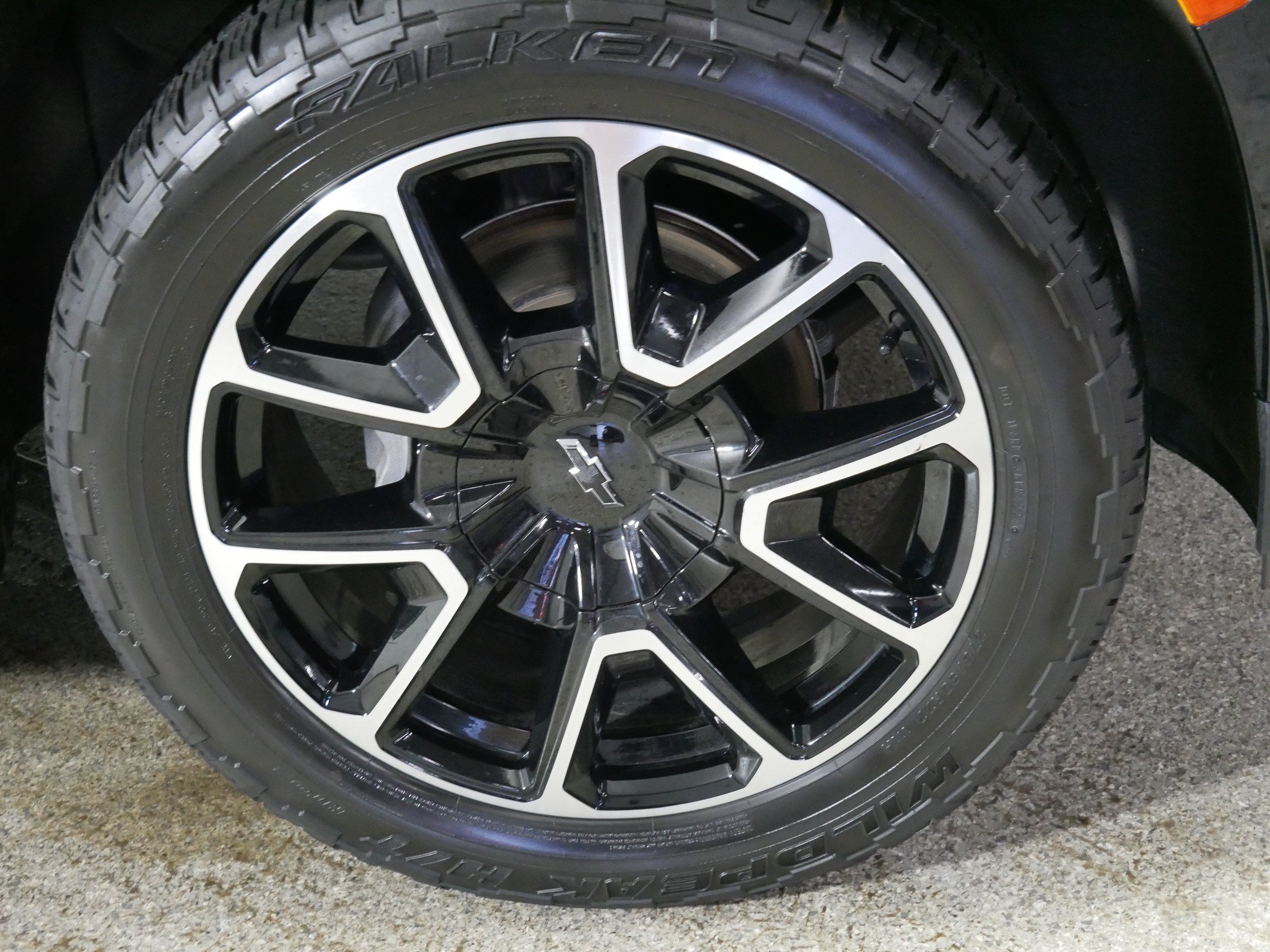 Used 2022 Chevrolet Tahoe RST w/ Luxury Package AWD/4WD image 15