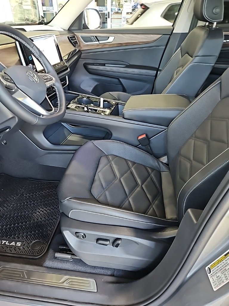 New 2026 Volkswagen Atlas SE image 30