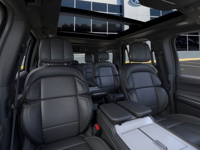 New 2025 Lincoln Navigator Reserve w/ Jet Appearance Package image 10