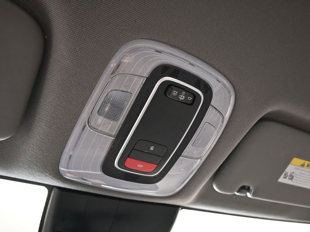 Used 2023 Hyundai Elantra SEL image 19