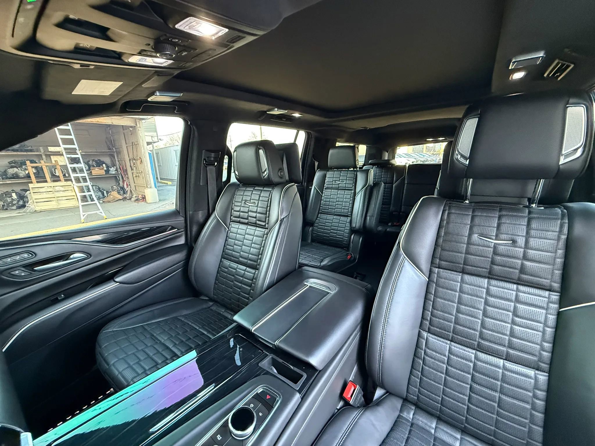Used 2024 Cadillac Escalade ESV V image 37