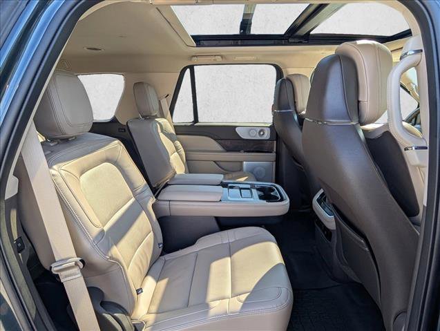 Used 2024 Lincoln Navigator Reserve image 21