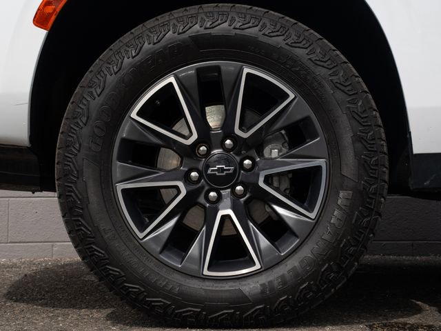 Used 2023 Chevrolet Suburban Z71 w/ Luxury Package AWD/4WD image 13
