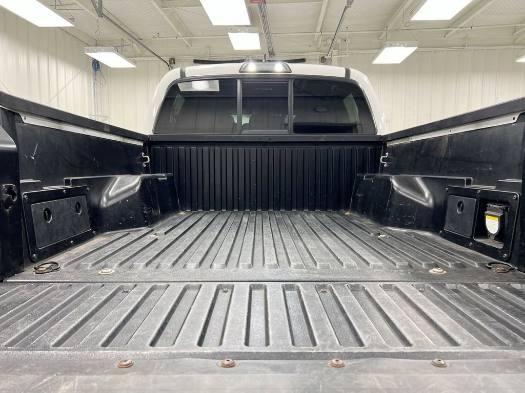 Used 2016 Toyota Tacoma TRD Off-Road w/ Exterior Package AWD/4WD image 24