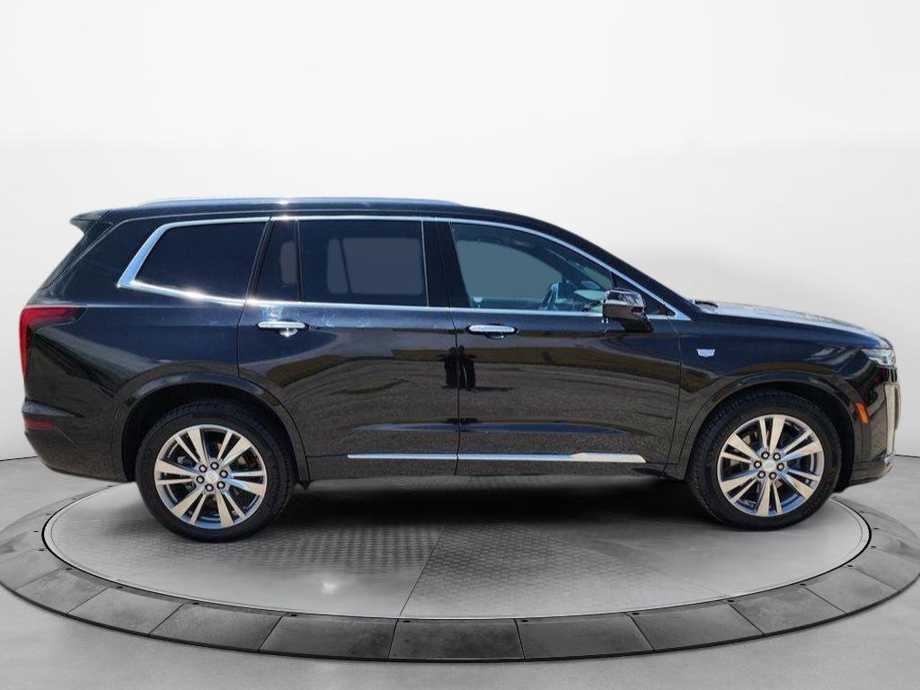 Used 2024 Cadillac XT6 Premium Luxury image 2