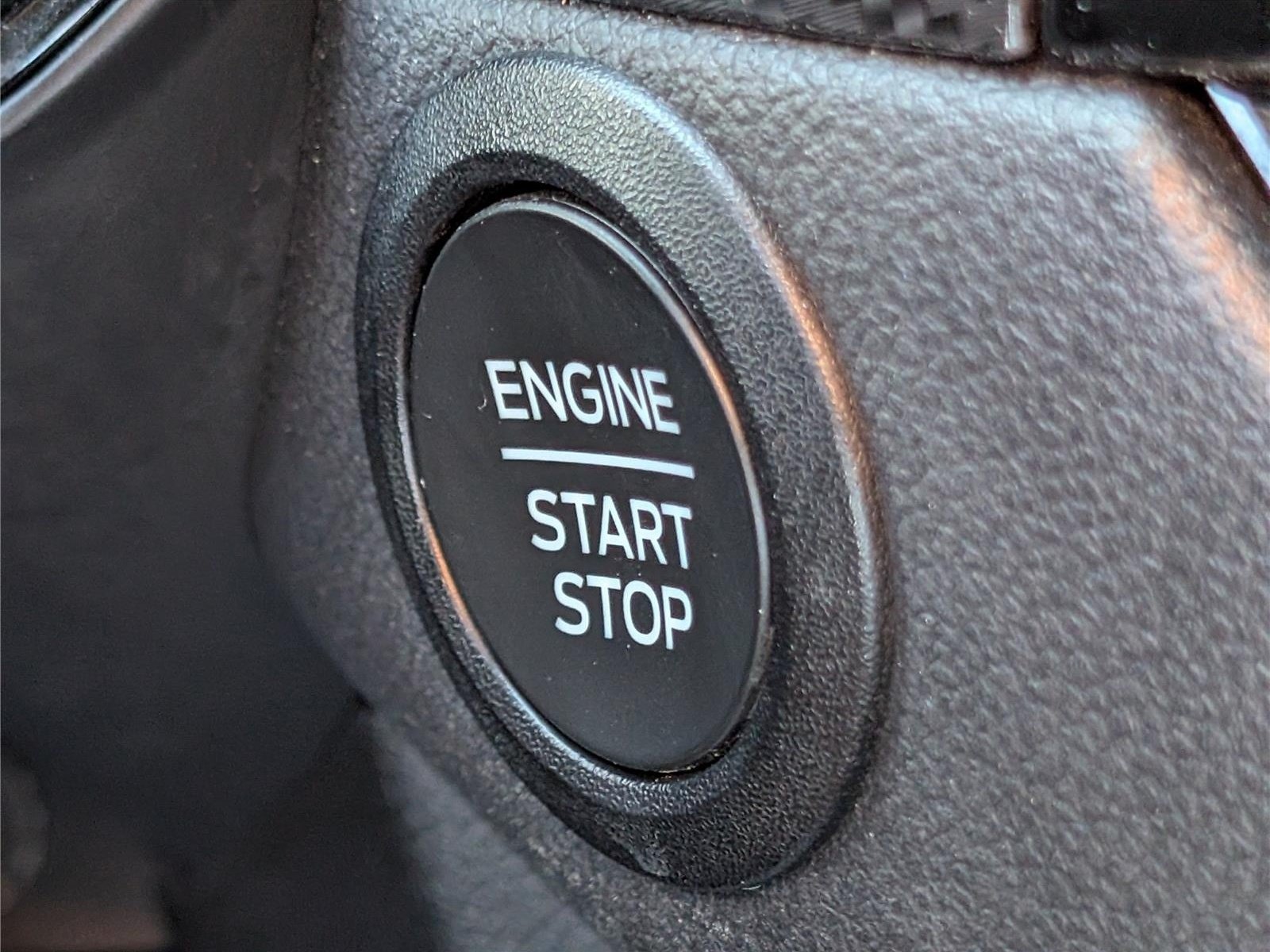 Used 2025 Ford Escape ST-Line Select AWD/4WD image 24