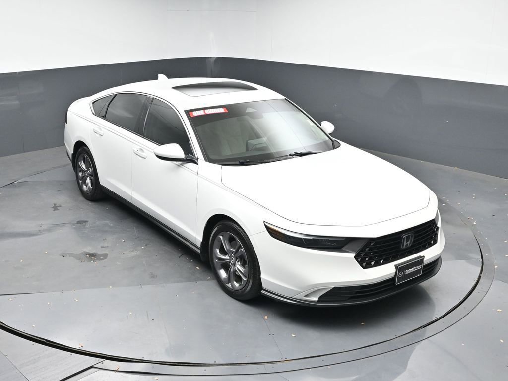 Used 2023 Honda Accord EX image 38