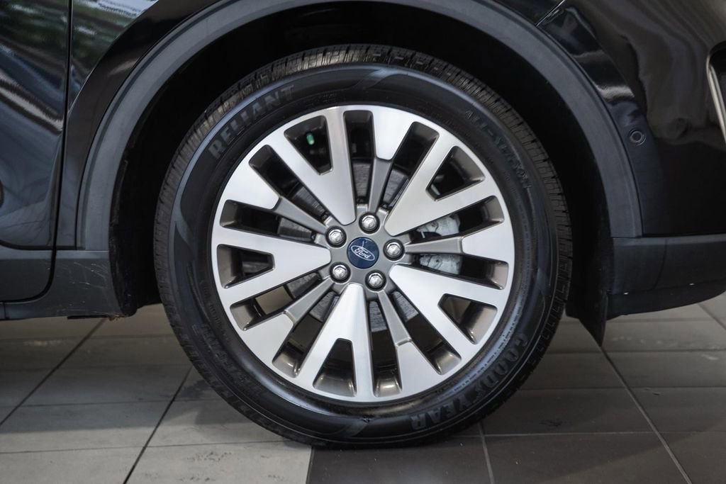 Used 2020 Ford Escape Titanium AWD/4WD image 18