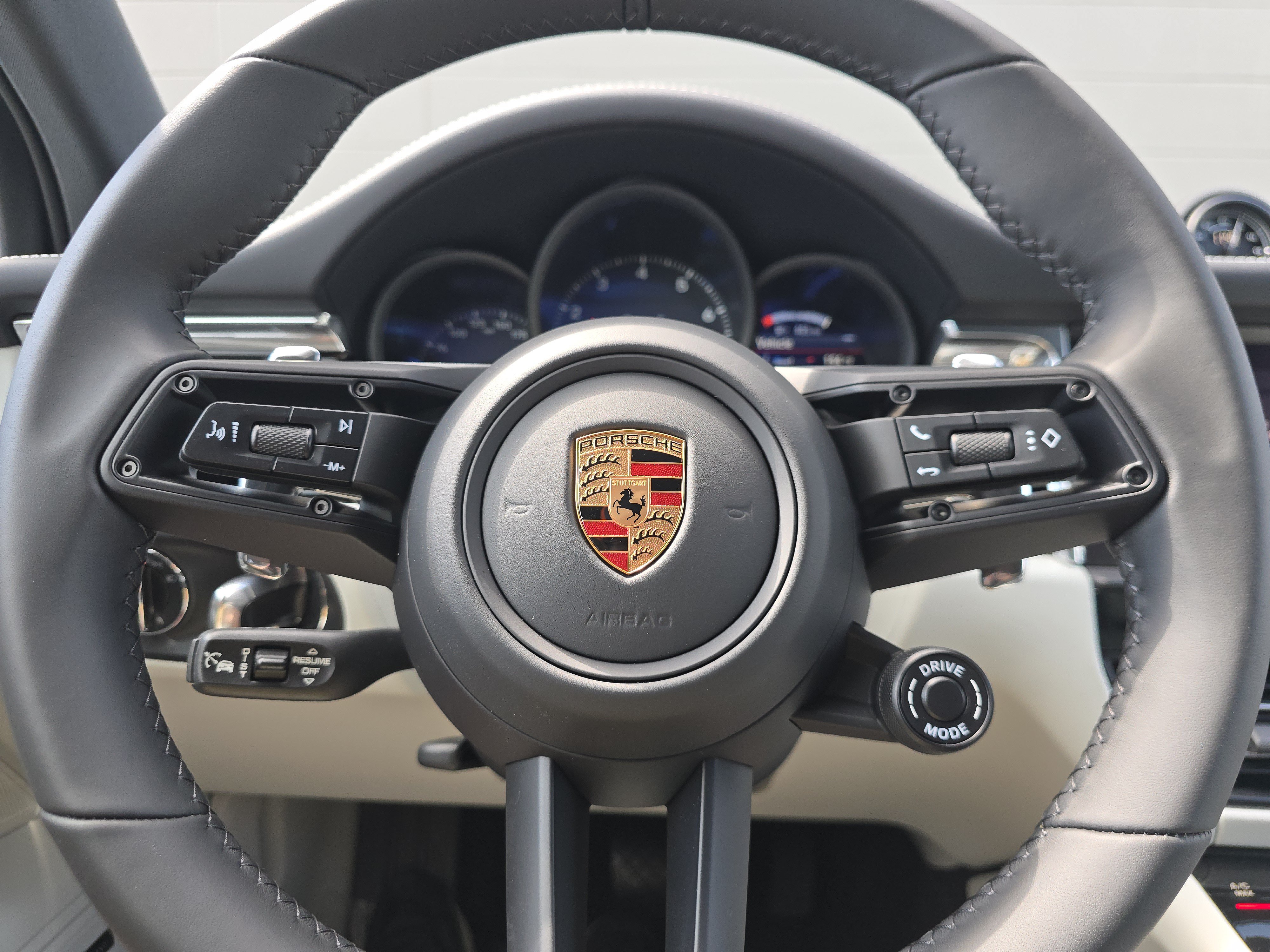 New 2026 Porsche Macan Turbo AWD/4WD image 25