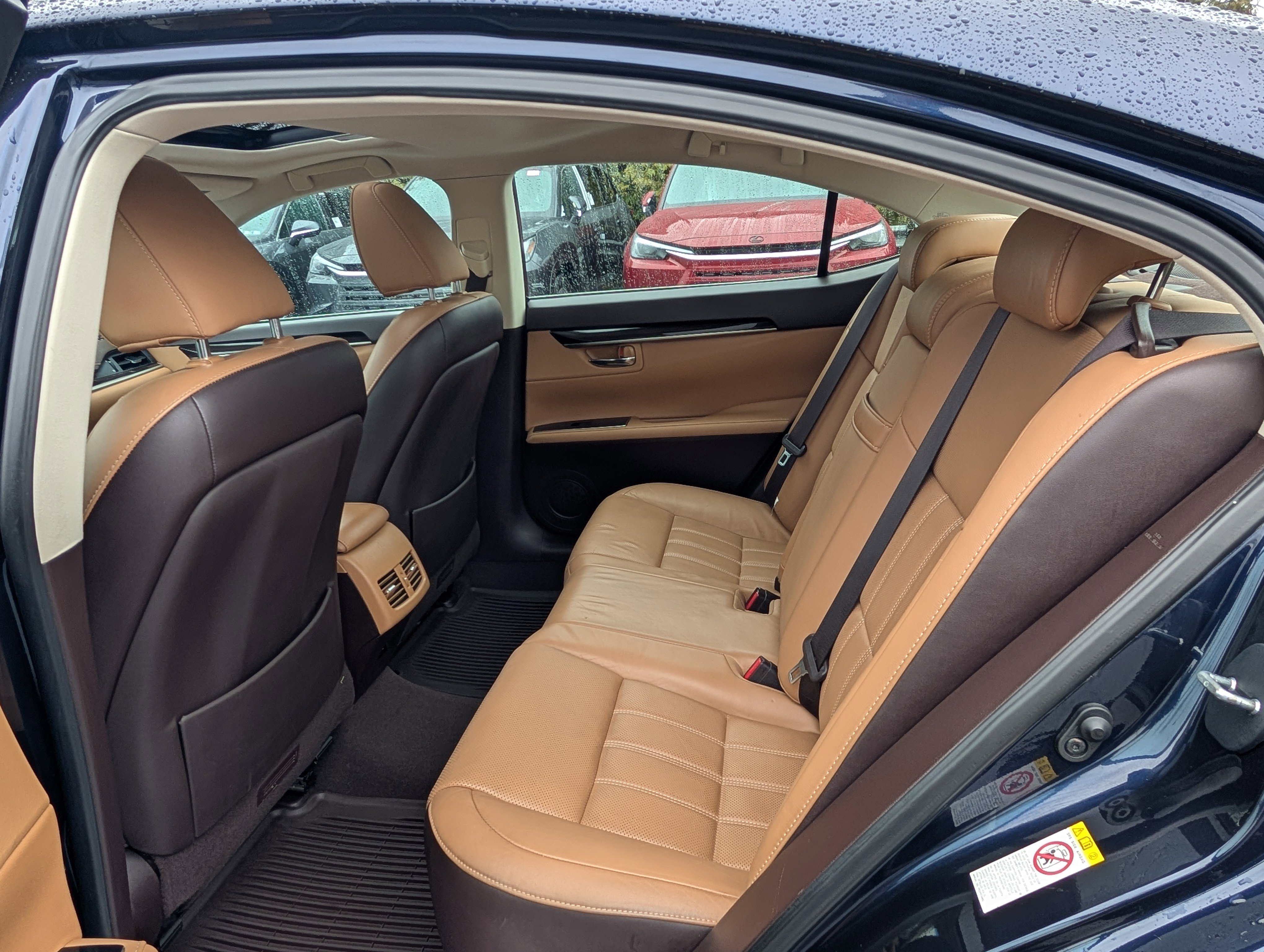 Used 2018 Lexus ES 350 w/ Luxury Package w/Wood Trim image 14