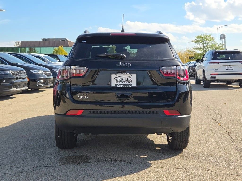 New 2026 Jeep Compass Latitude image 13