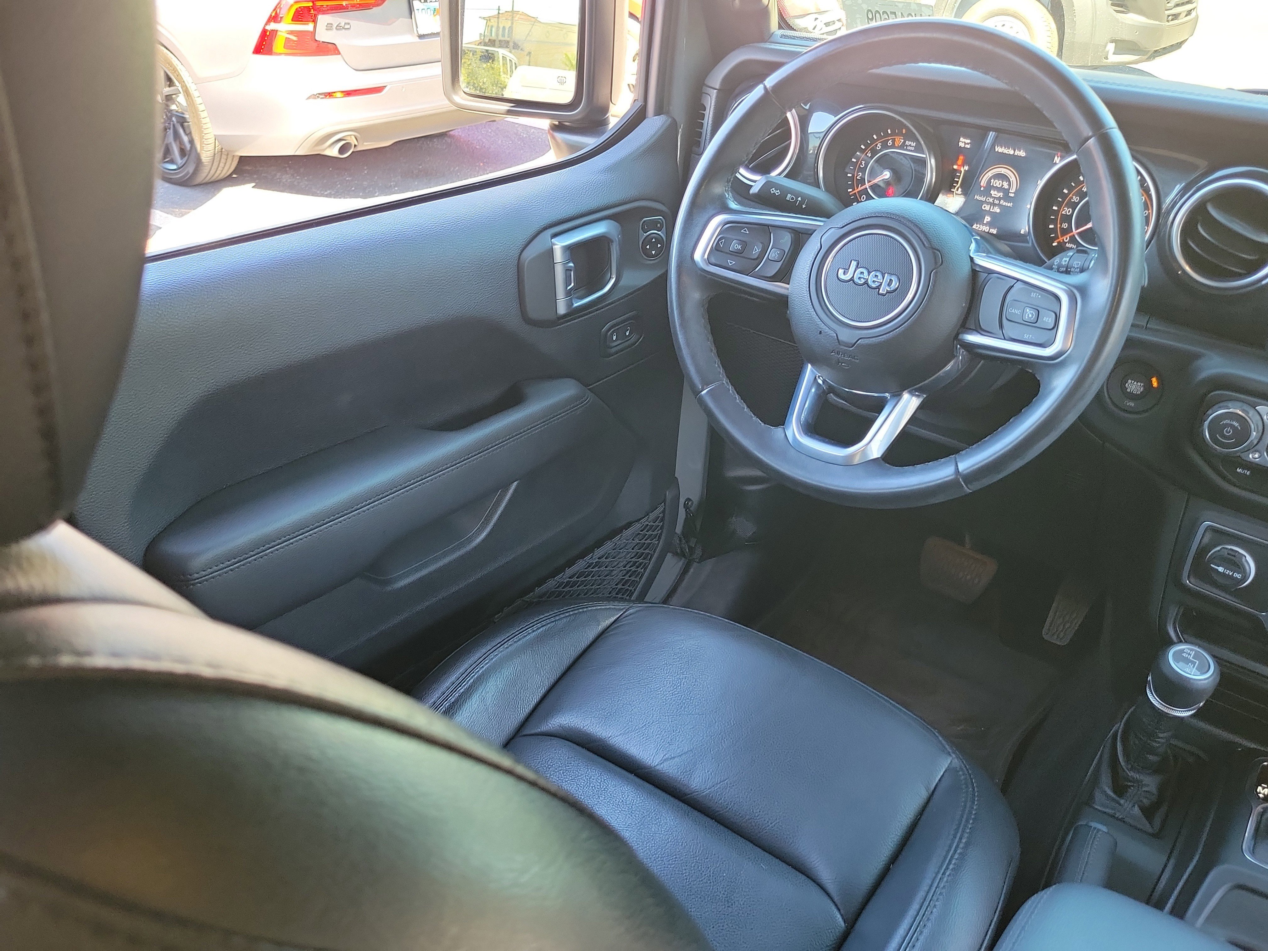 Used 2020 Jeep Wrangler Unlimited Sahara image 15