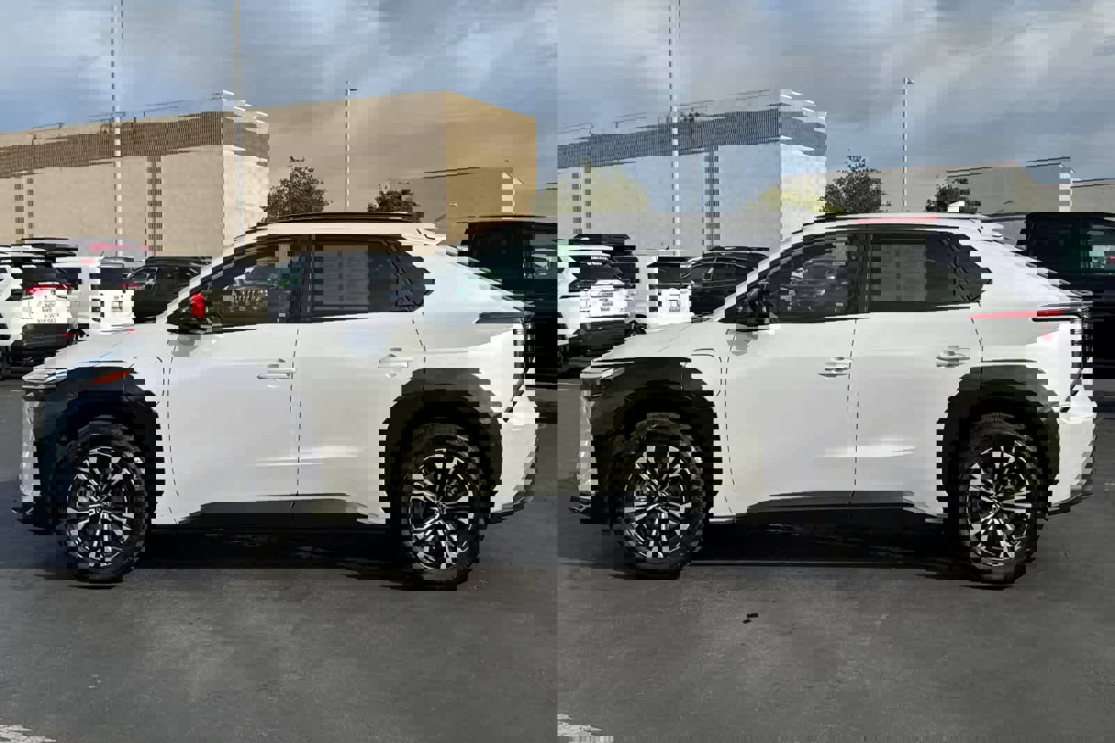 Used 2025 Toyota bZ4X FWD image 9