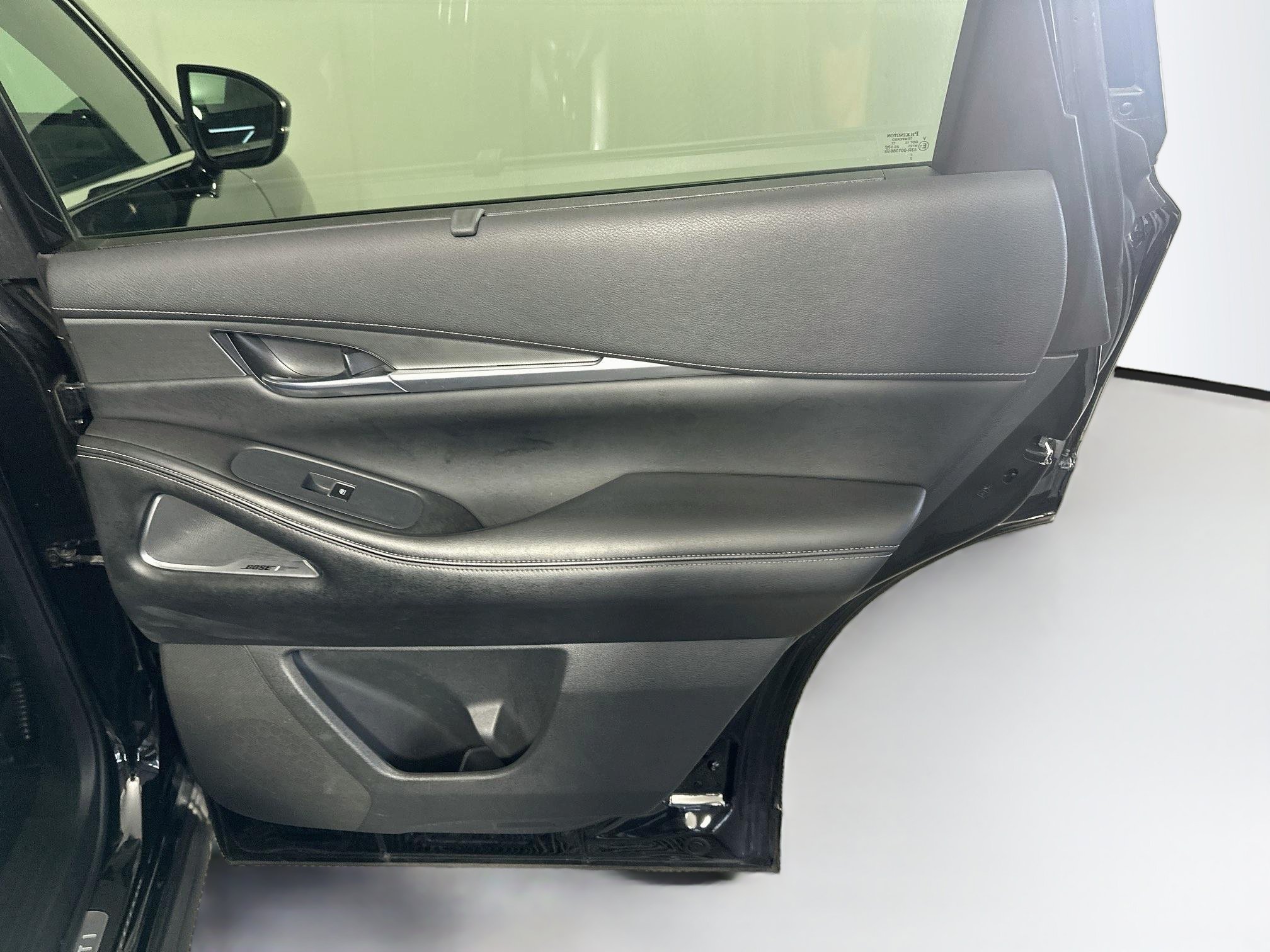 Used 2023 INFINITI QX60 Luxe w/ Performance Audio Package FWD image 33