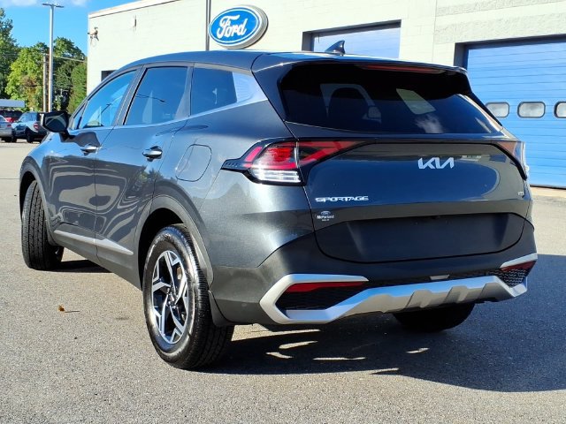Used 2024 Kia Sportage LX AWD/4WD image 3
