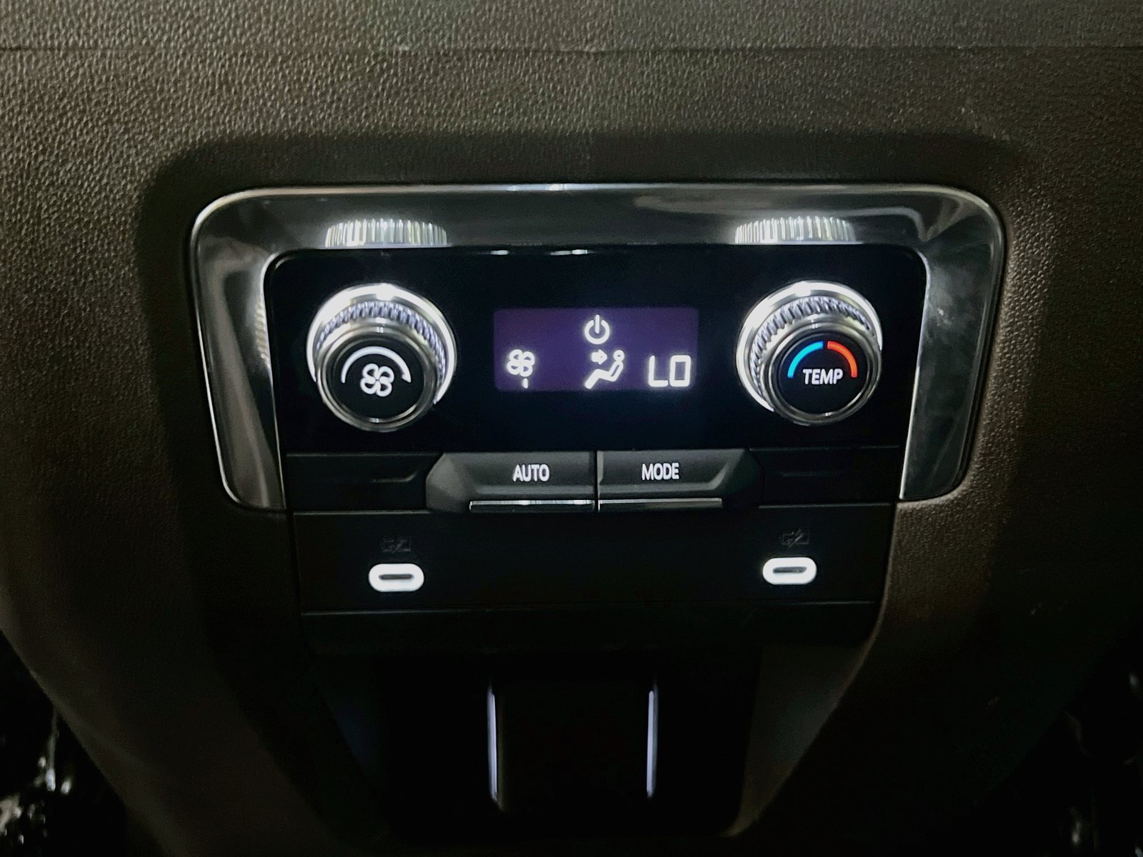 Used 2023 GMC Yukon SLT RWD image 19