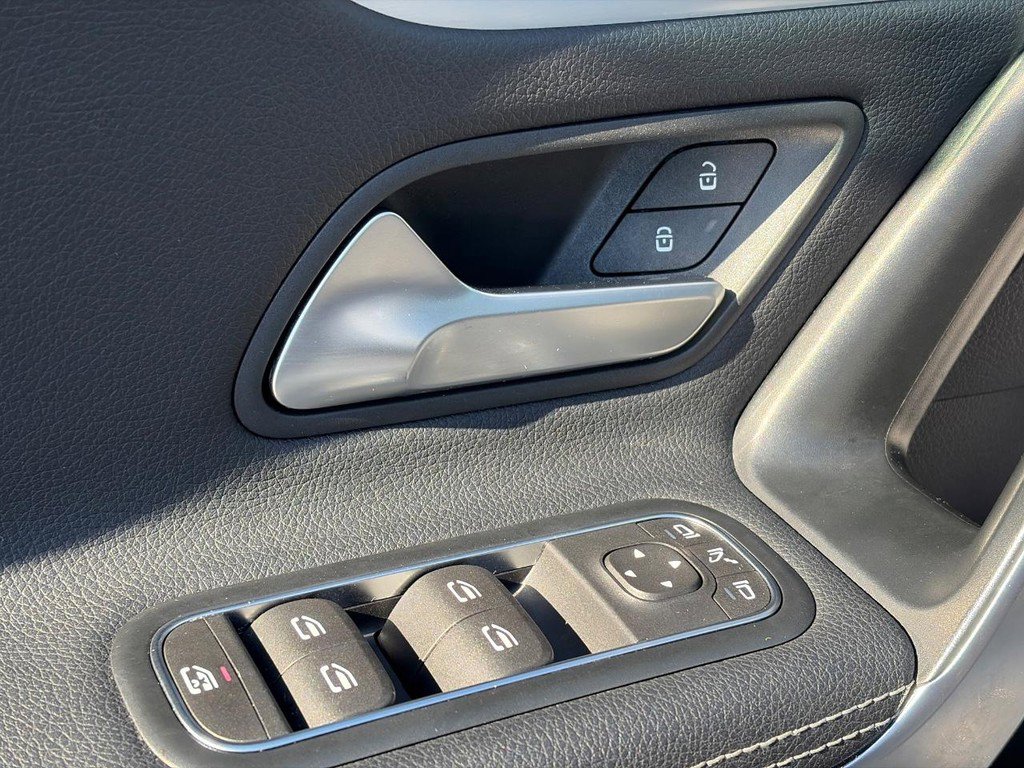 Used 2025 Mercedes-Benz CLA 250 image 19