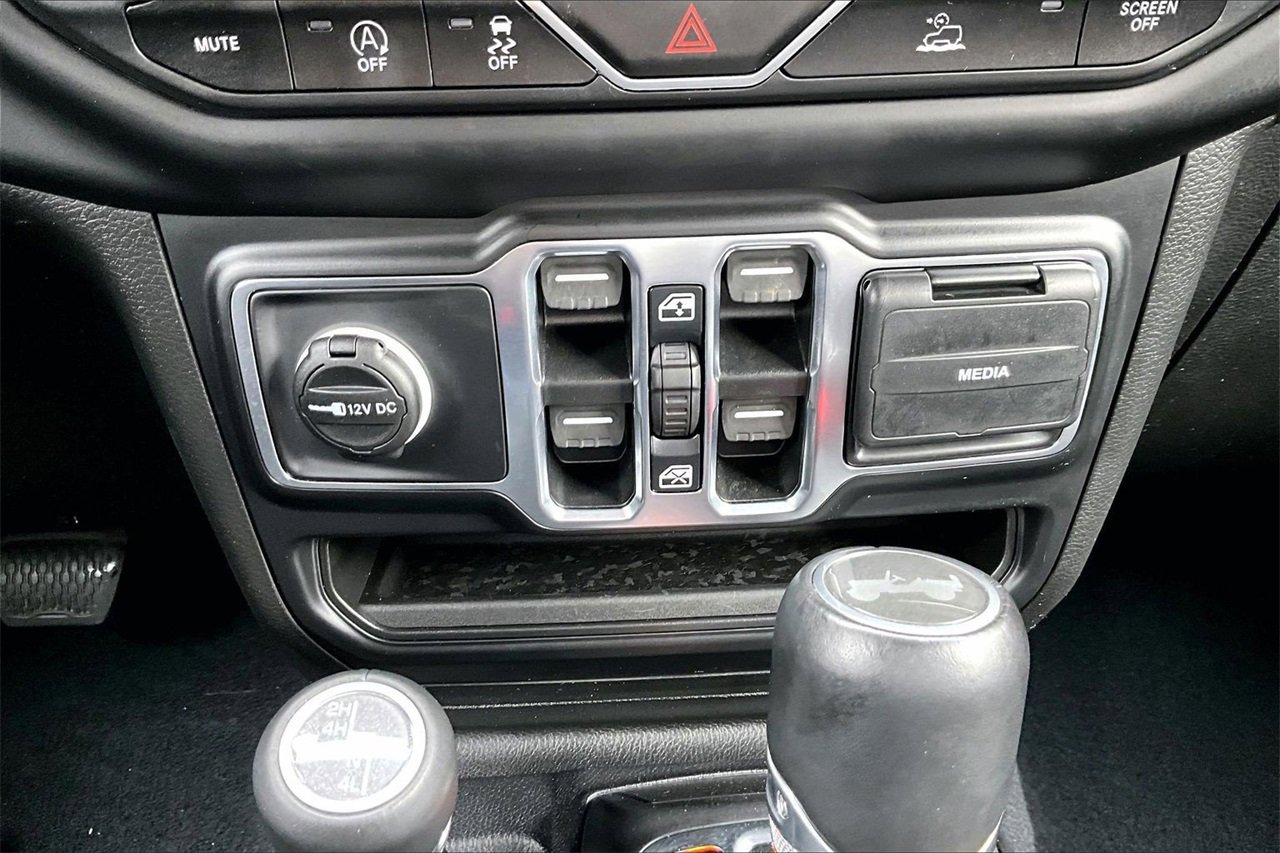 Certified 2021 Jeep Wrangler Unlimited Sahara image 16