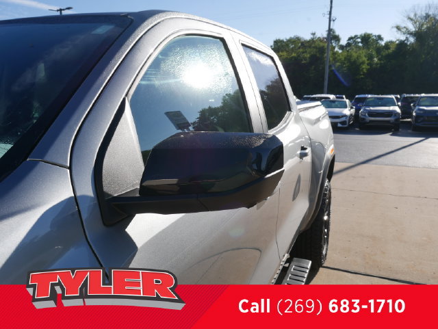 Used 2024 GMC Canyon Elevation w/ Elevation Premium Package AWD/4WD image 11