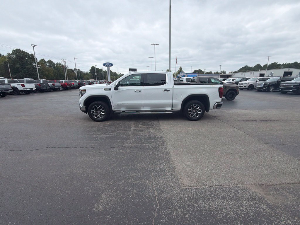 Used 2023 GMC Sierra 1500 SLT w/ SLT Premium Package AWD/4WD image 6