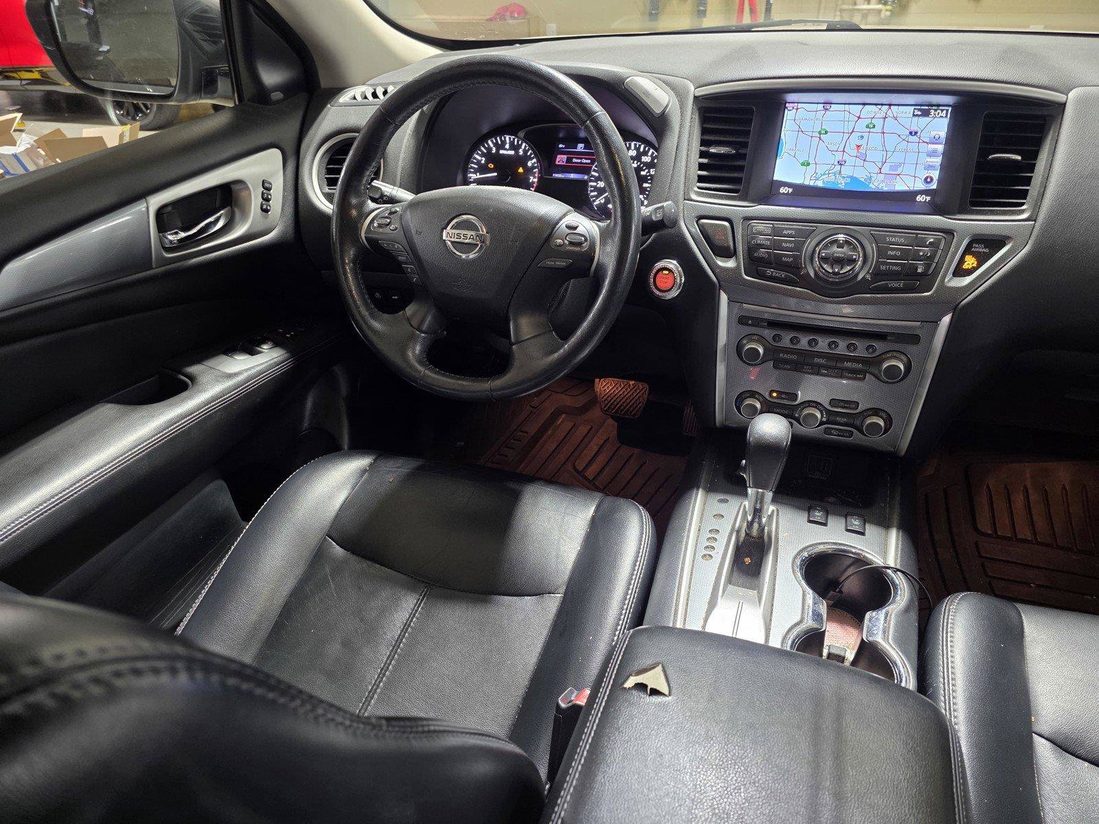 Used 2019 Nissan Pathfinder SL FWD image 16