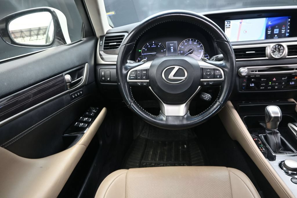 Used 2017 Lexus GS 350 w/ Preferred Accessory Package RWD image 29