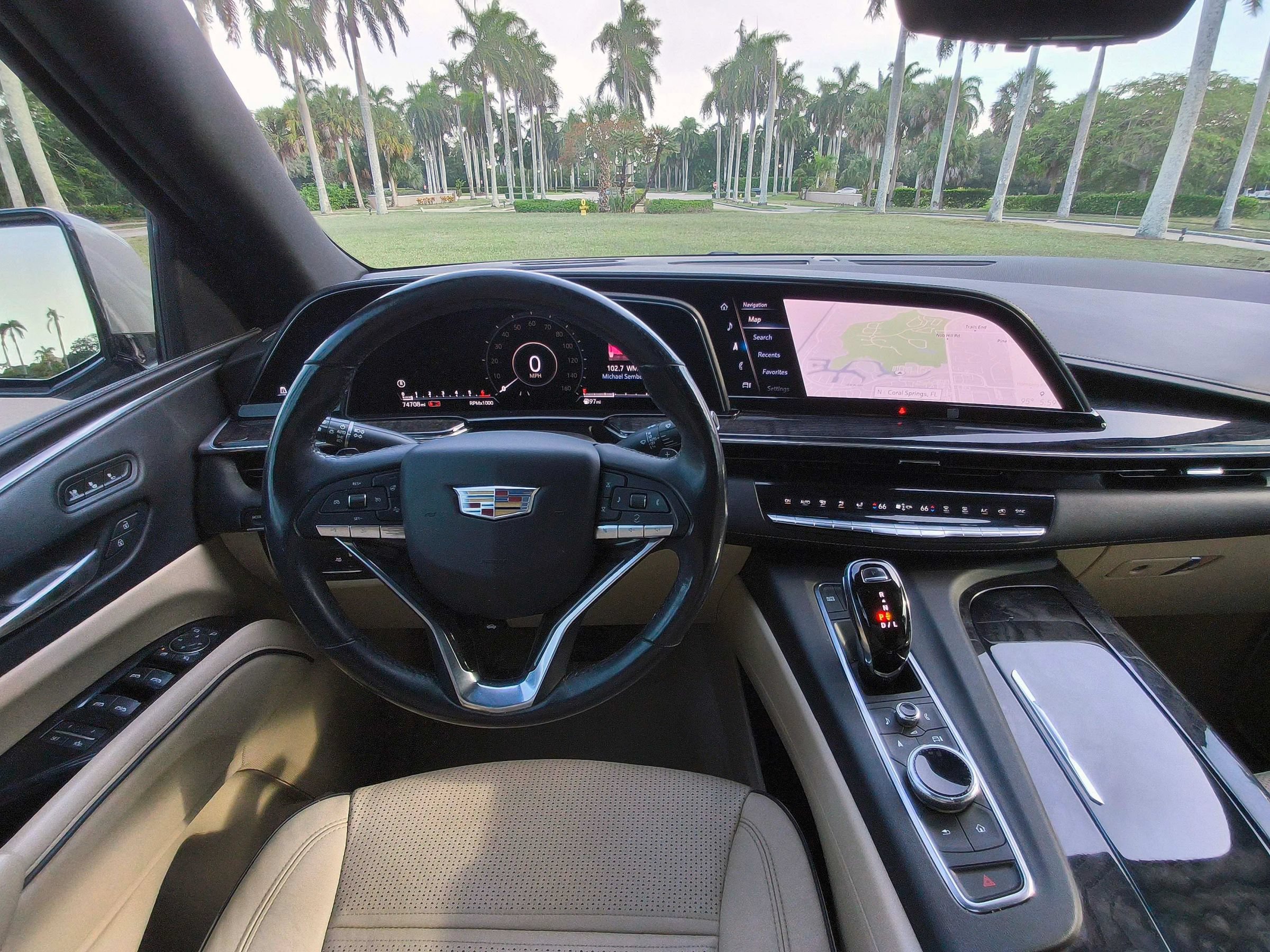 Used 2021 Cadillac Escalade ESV Premium Luxury w/ Performance Package RWD image 8
